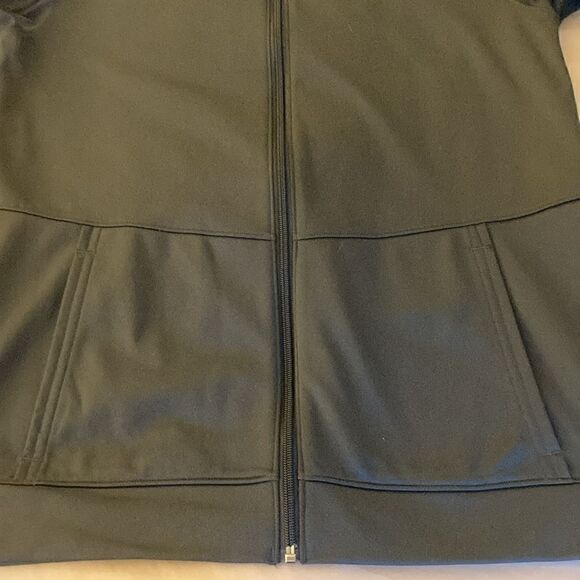 Under Armour Boys Full Zip Jacket in Dark Green with Black Detail. Size YXL. - Picture 5 of 10